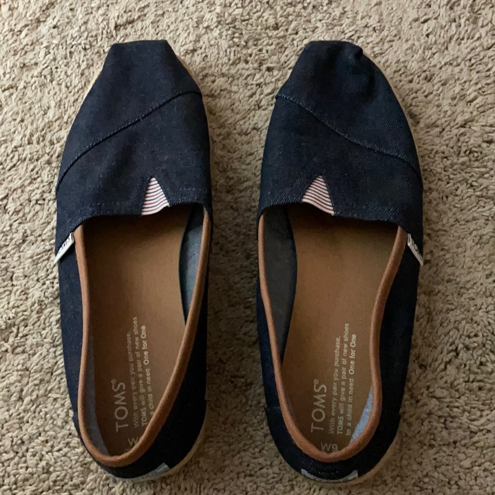 Navy Toms